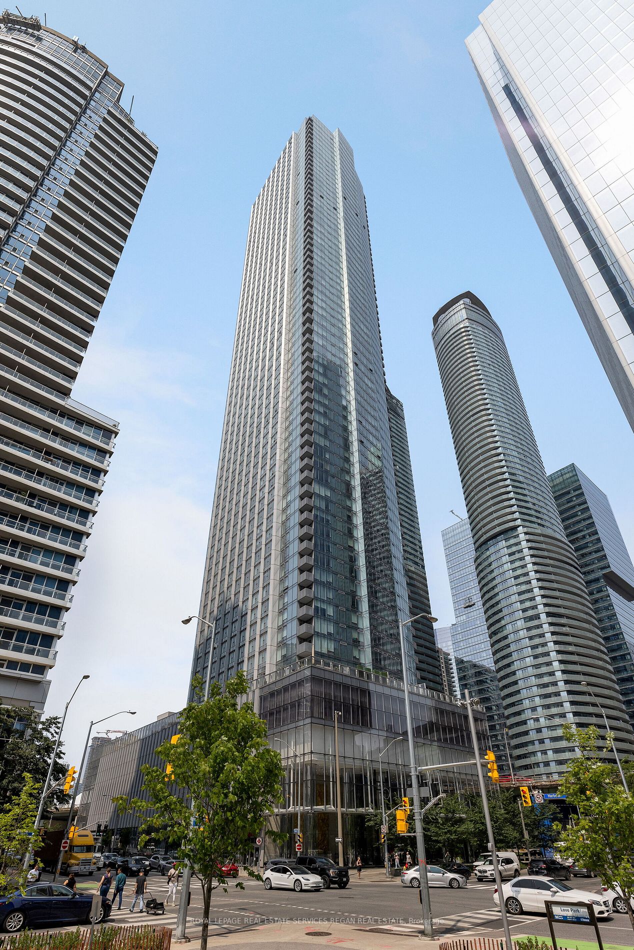10 York St, #801