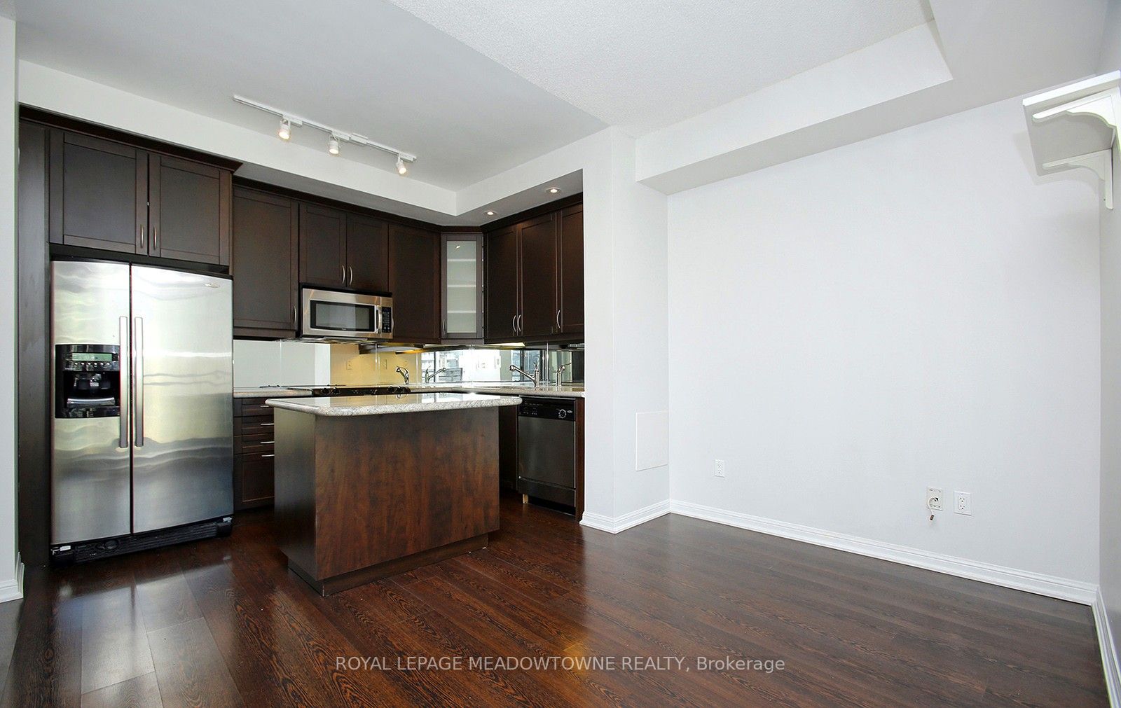 628 Fleet St, #916
