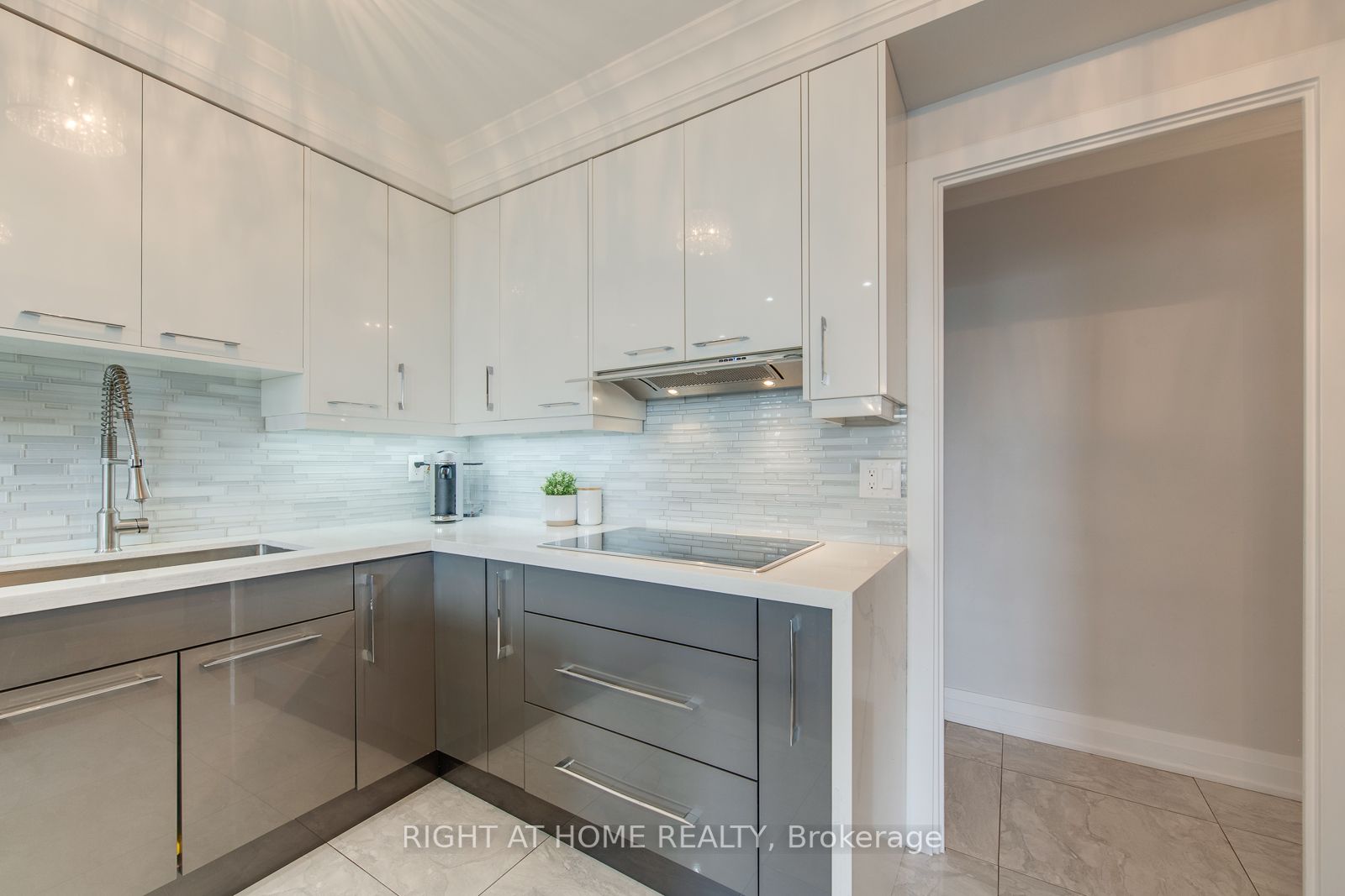 130 Neptune Dr, #509