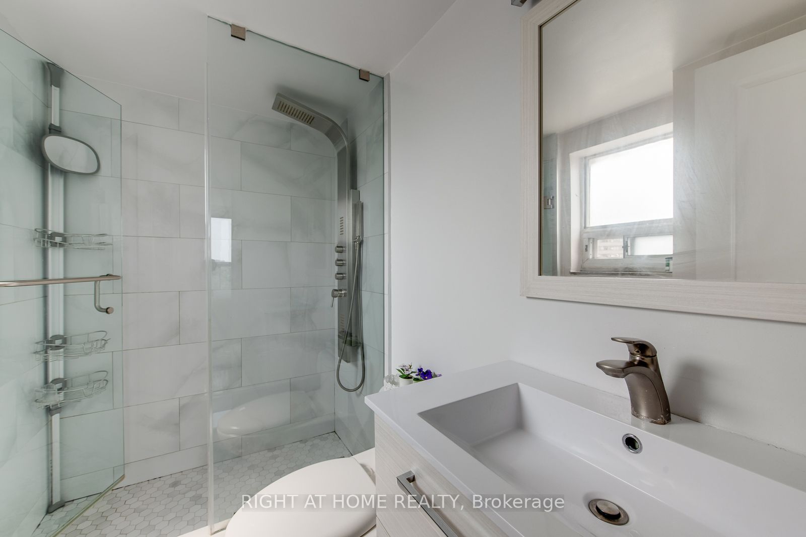 130 Neptune Dr, #509