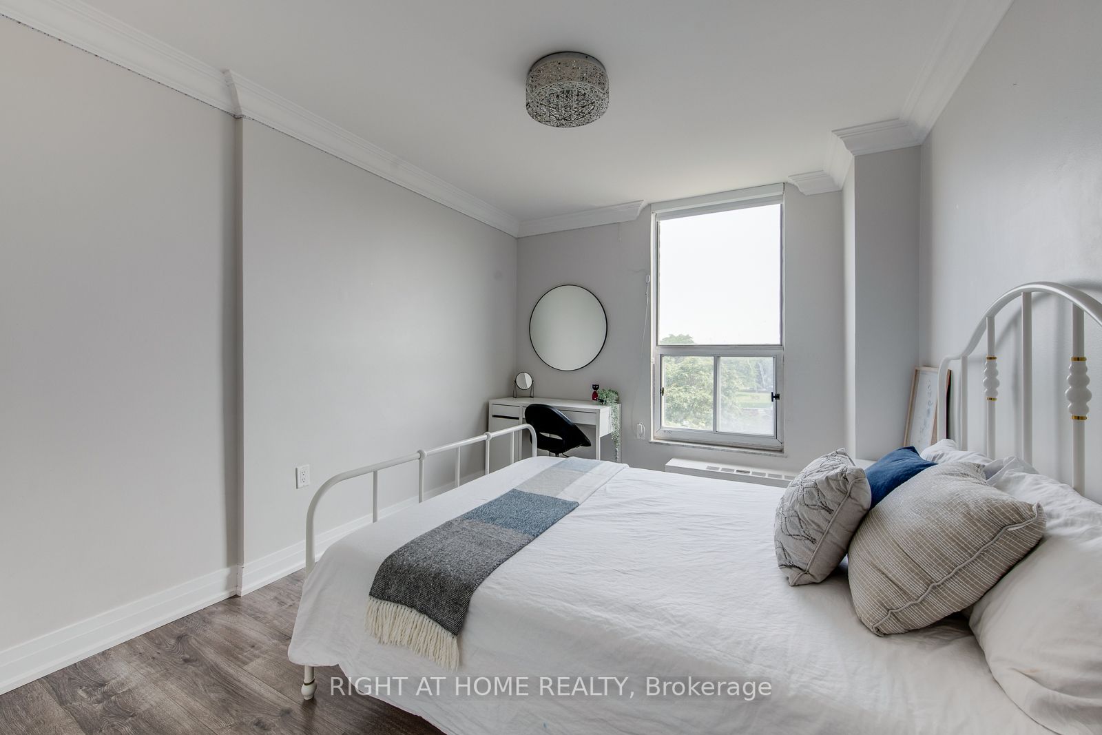 130 Neptune Dr, #509