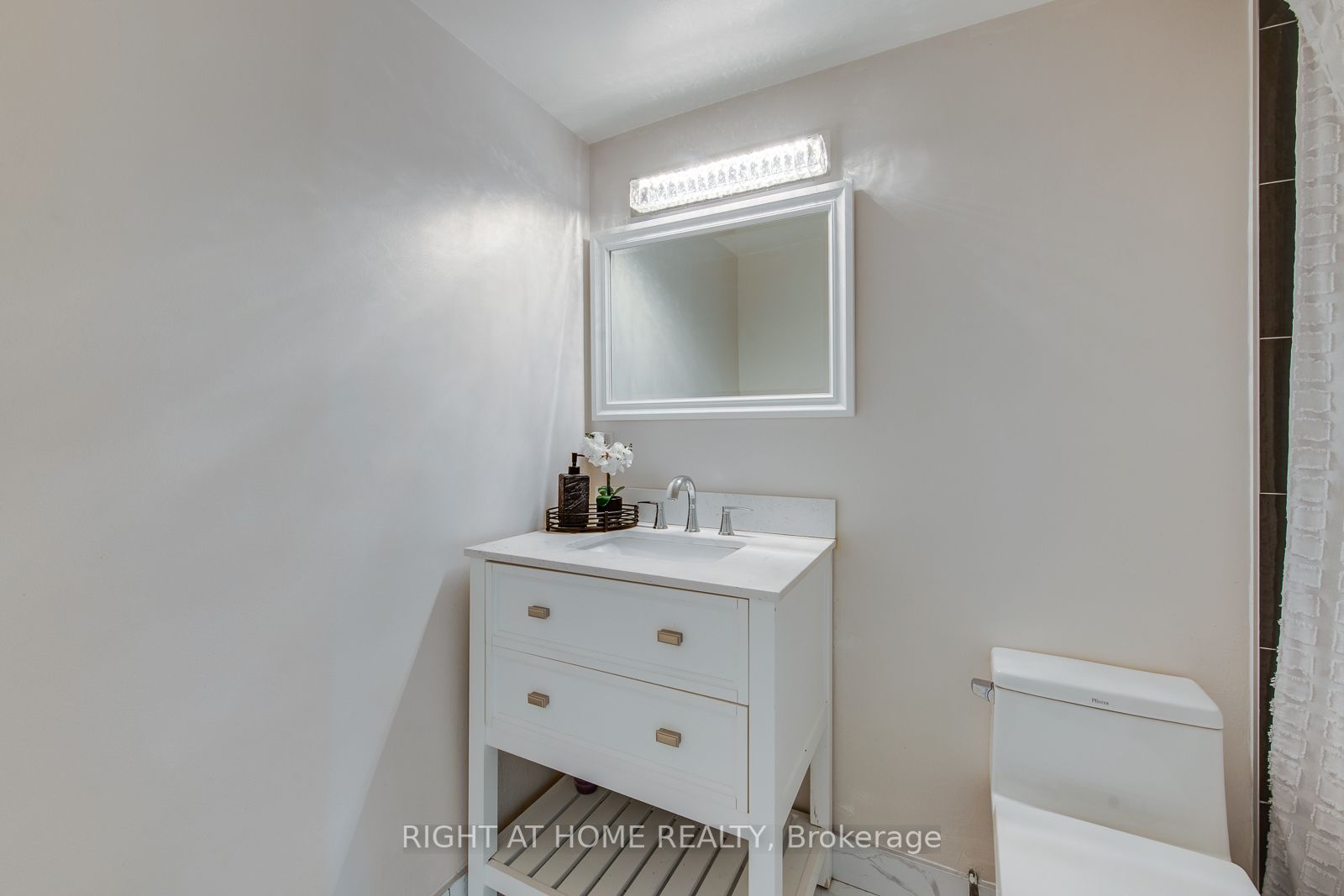130 Neptune Dr, #509