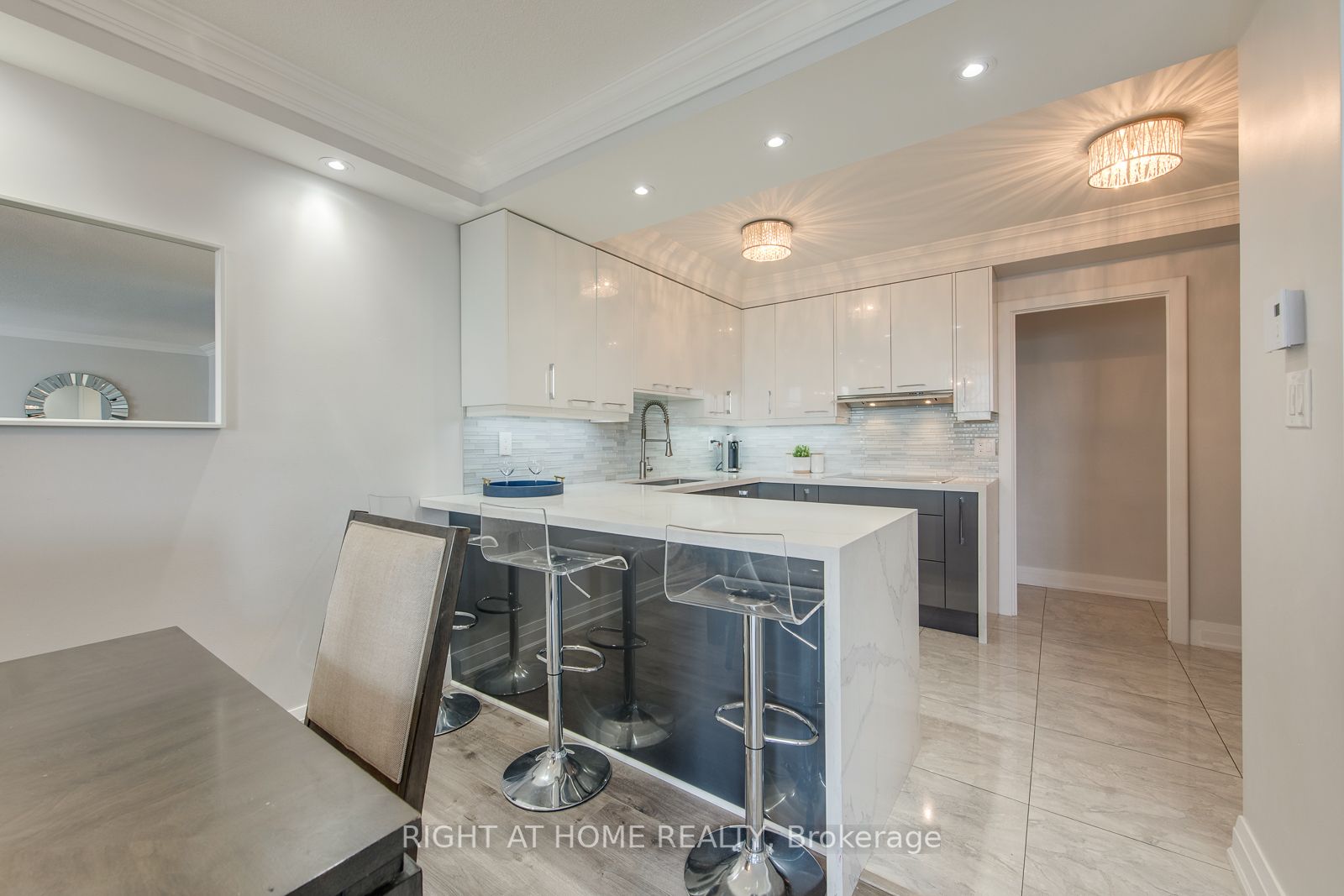 130 Neptune Dr, #509