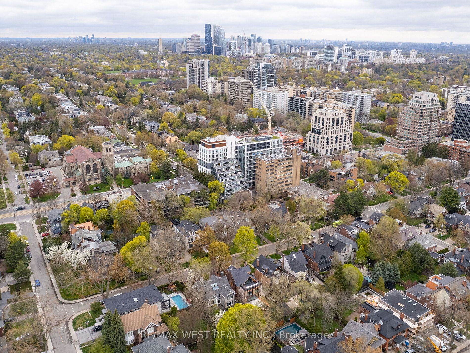223 St. Clair Ave W, #613