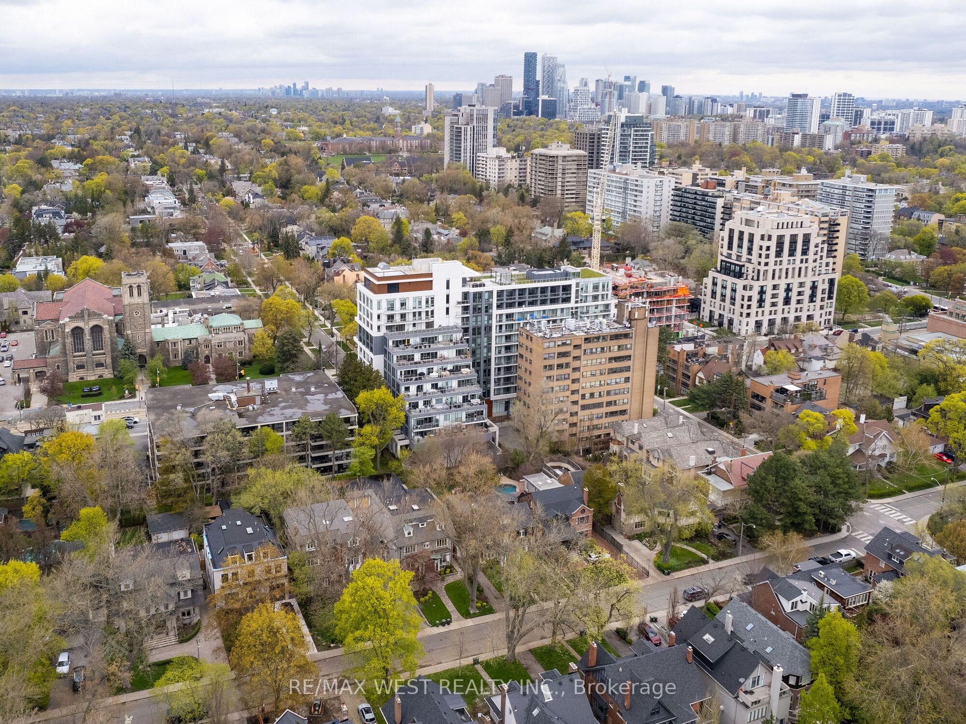 223 St. Clair Ave W, #613