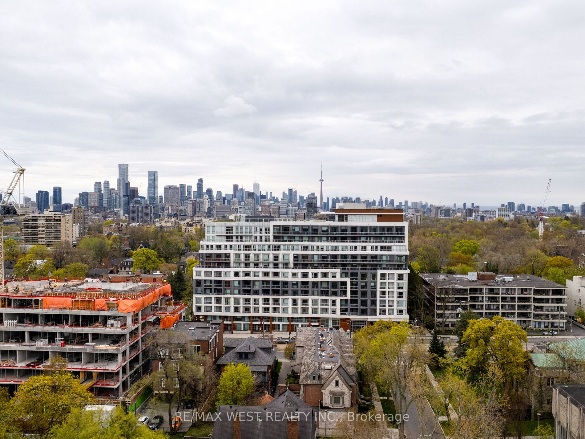 223 St. Clair Ave W, #613