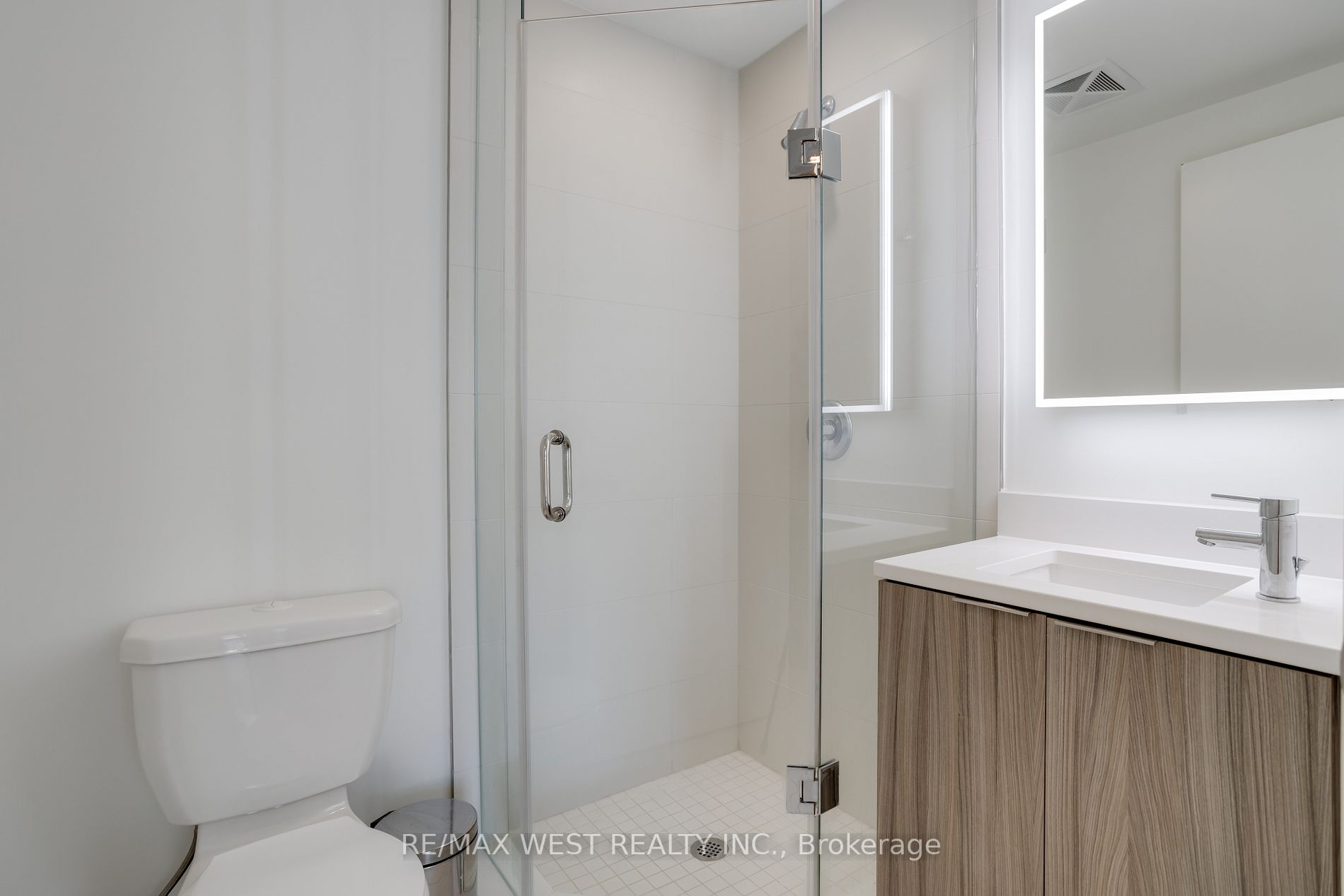 223 St. Clair Ave W, #613