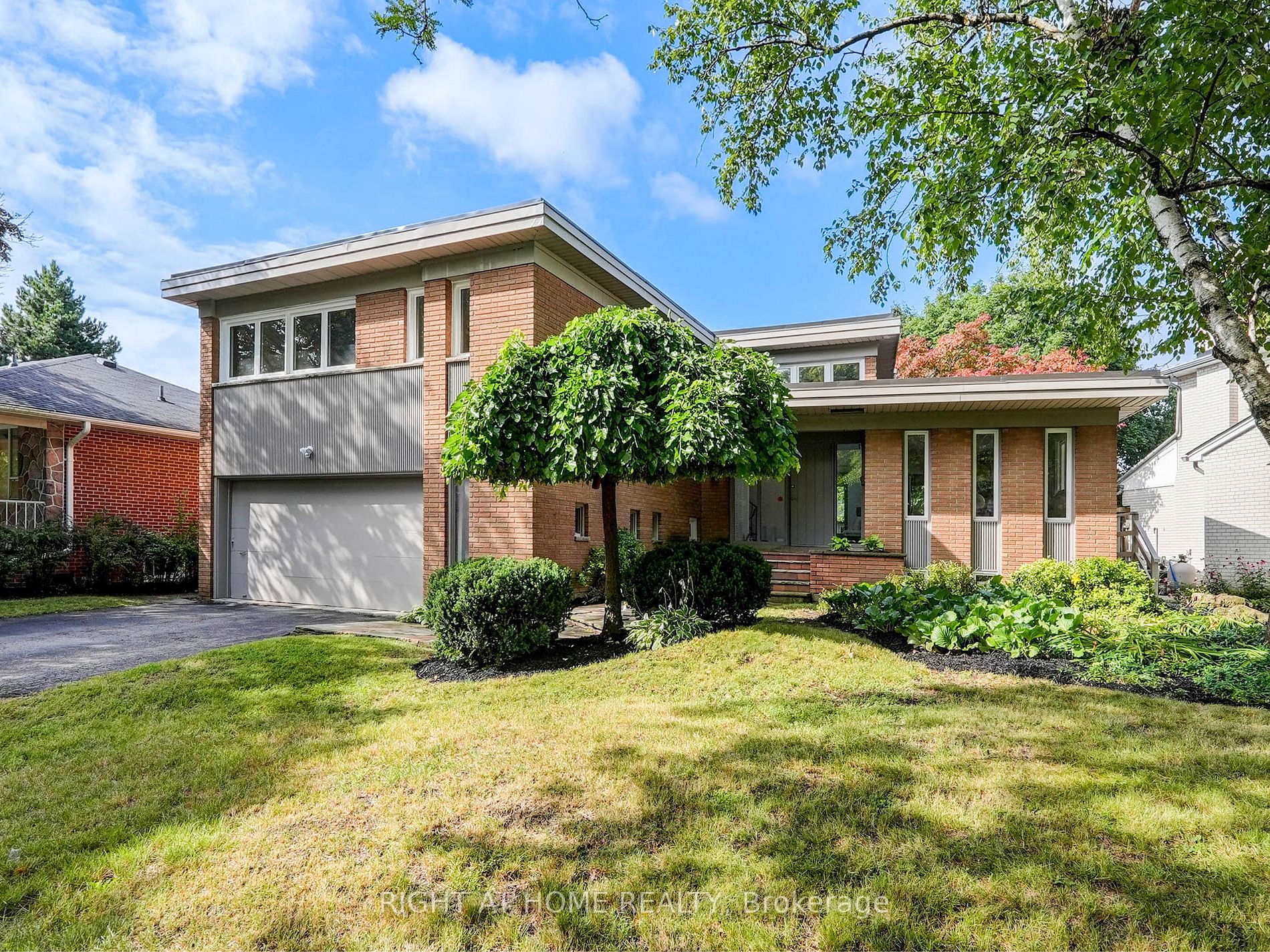 45 Foursome Cres