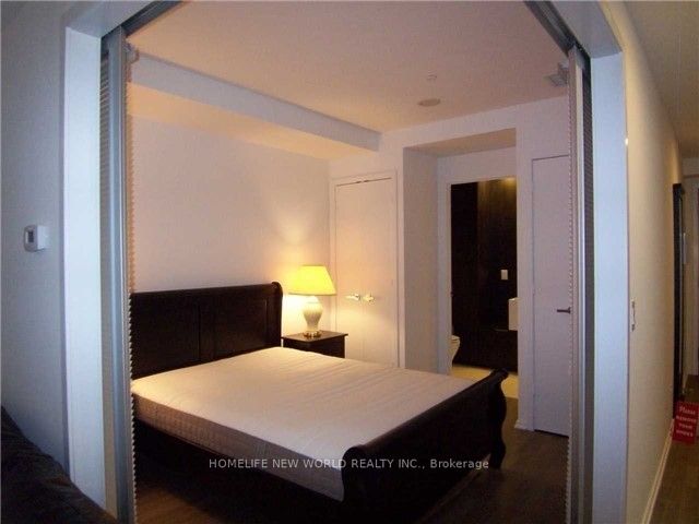 1 Bloor St E, #519