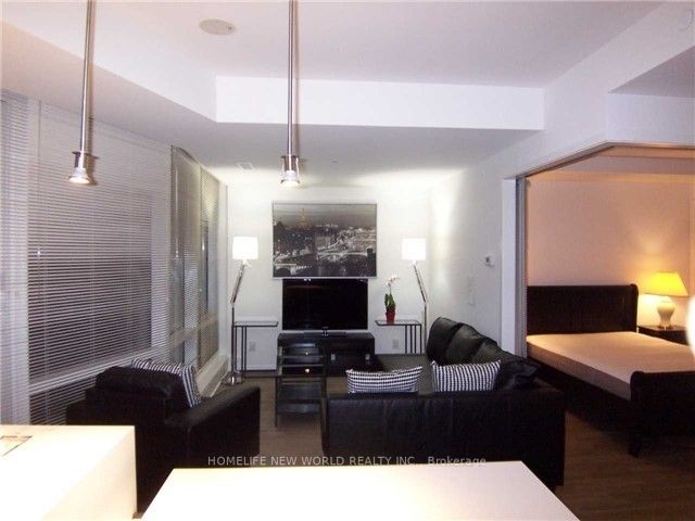 1 Bloor St E, #519