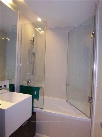 1 Bloor St E, #519