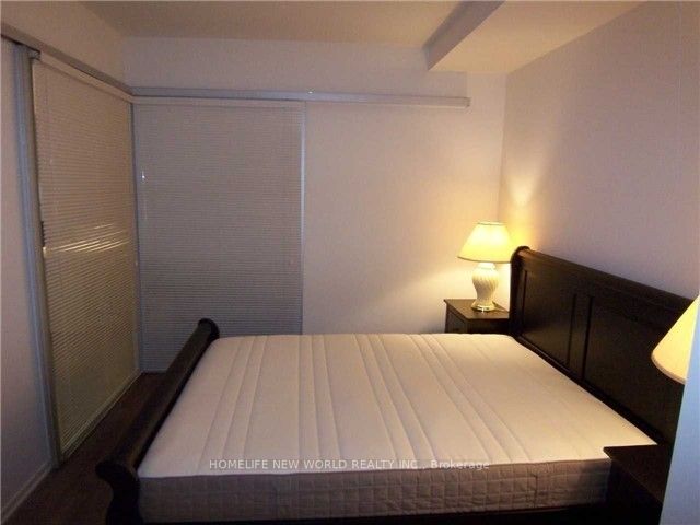 1 Bloor St E, #519