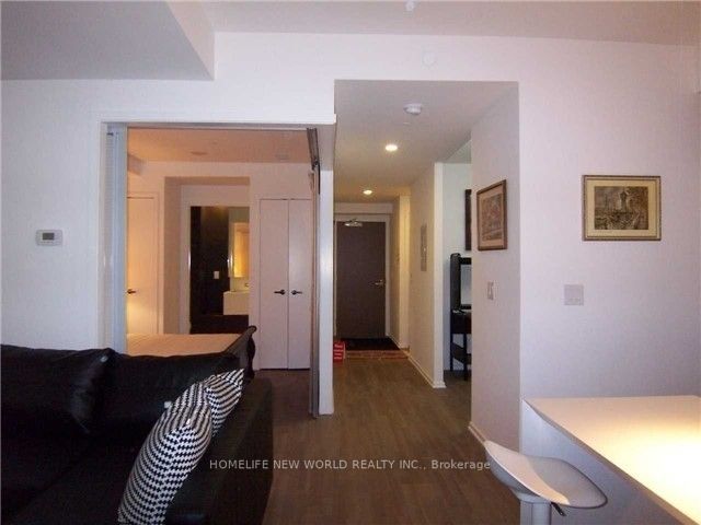 1 Bloor St E, #519