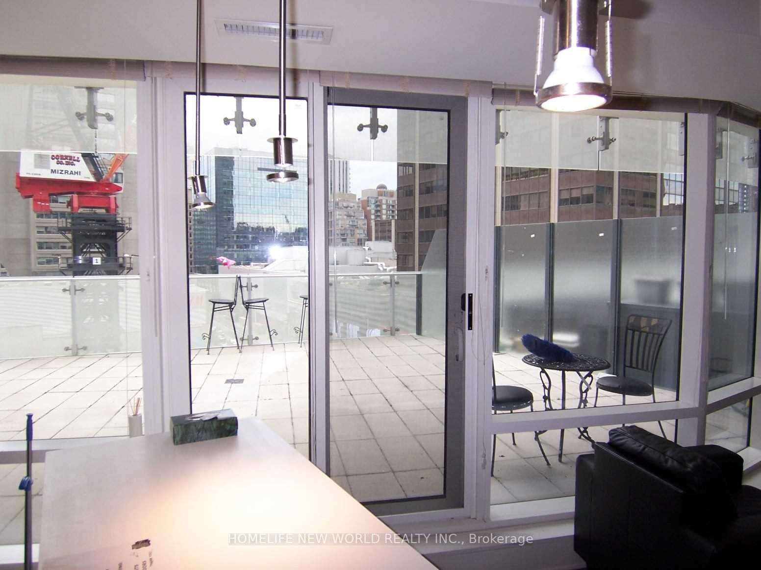 1 Bloor St E, #519