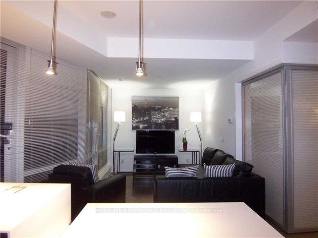 1 Bloor St E, #519