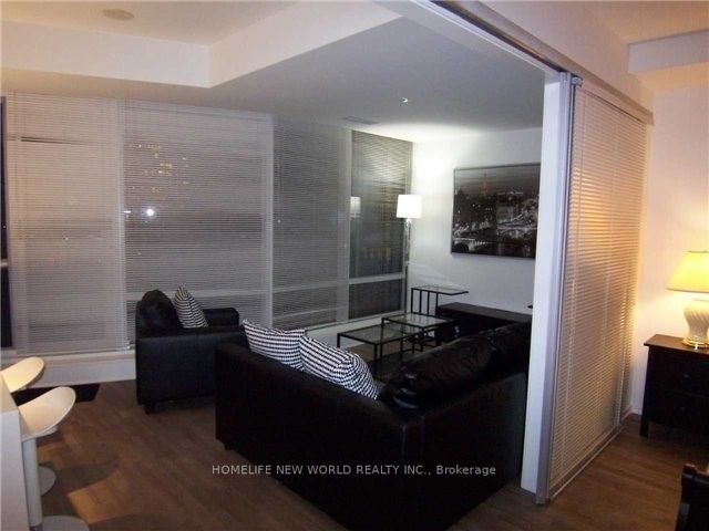 1 Bloor St E, #519