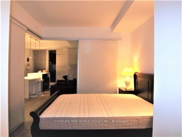 1 Bloor St E, #519