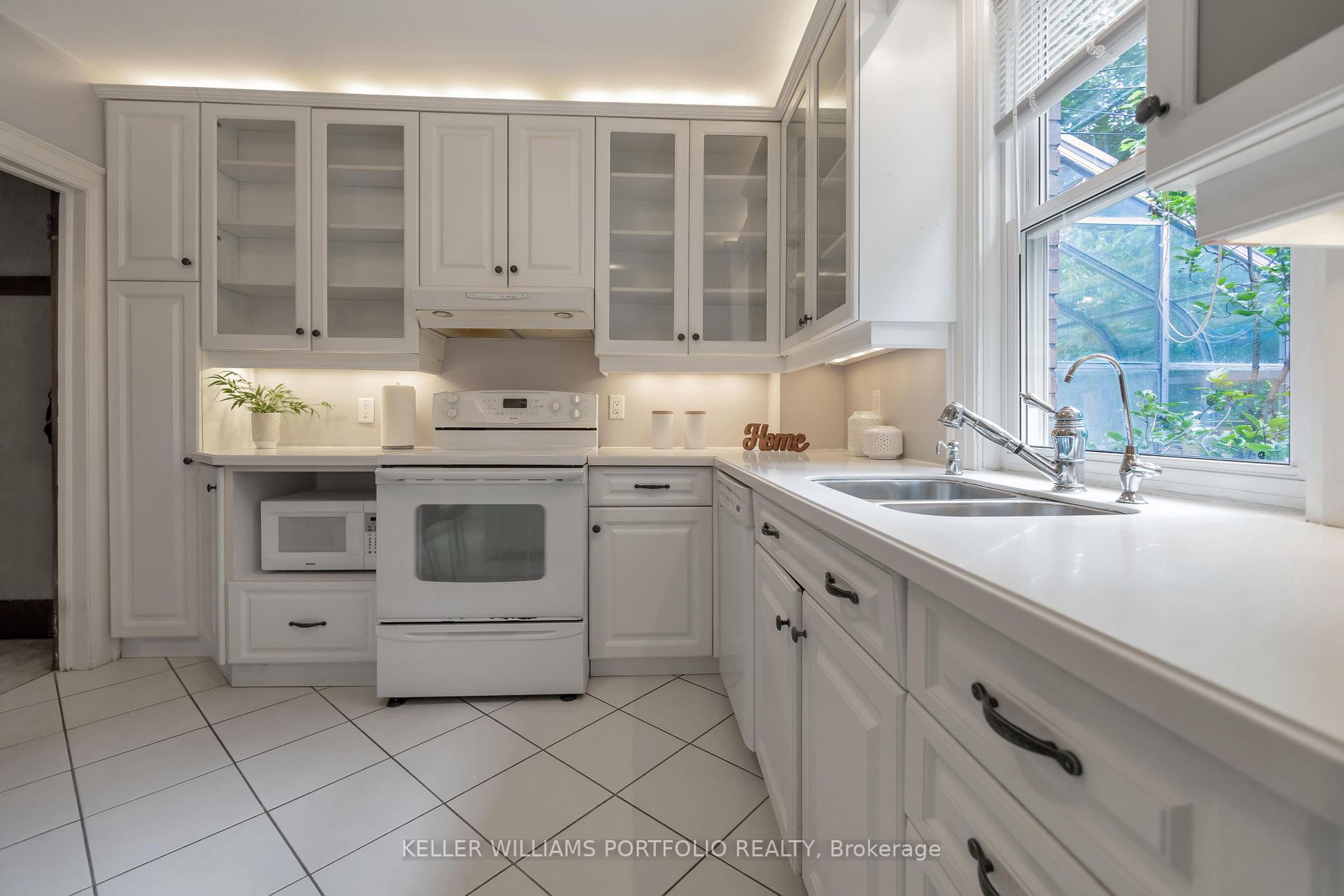 141 Craighurst Ave
