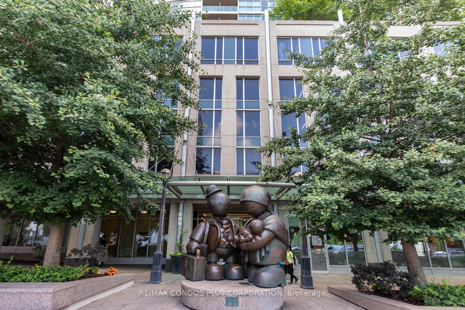 18 Yonge St, #2106