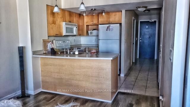 18 Yonge St, #2106