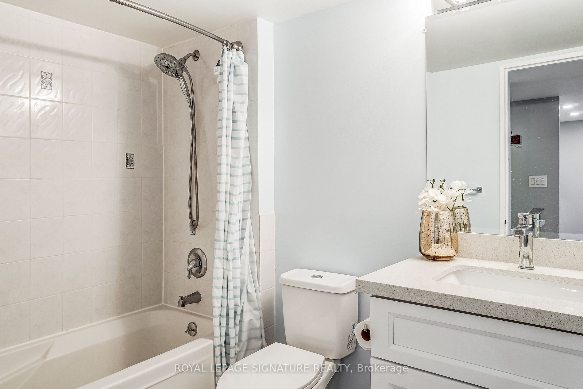 705 King St W, #805