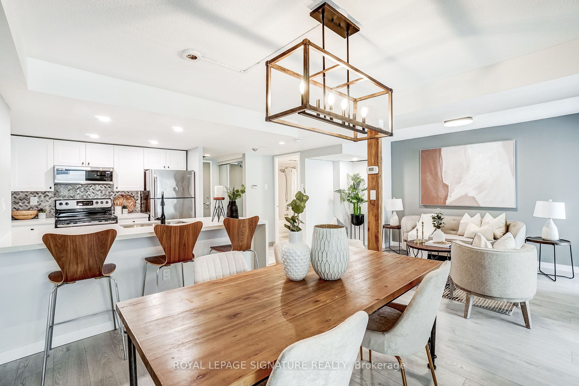 705 King St W, #805