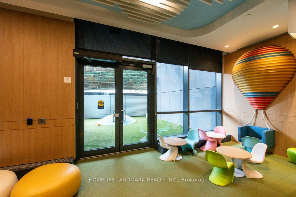 17 Bathurst St, #3911