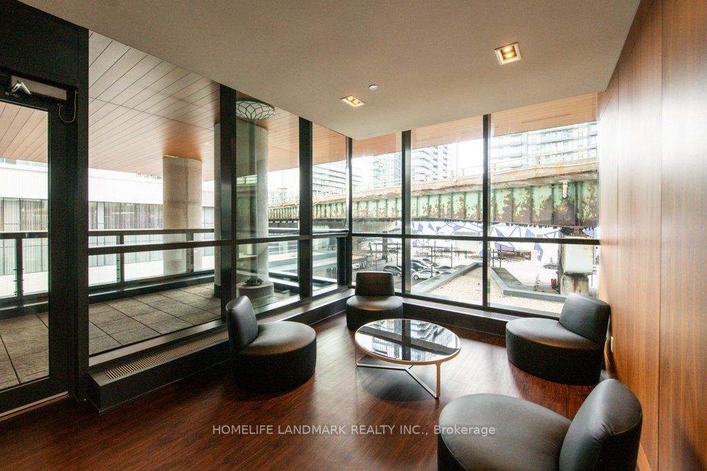 17 Bathurst St, #3911