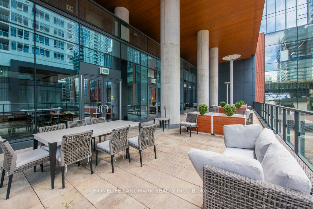 17 Bathurst St, #3911