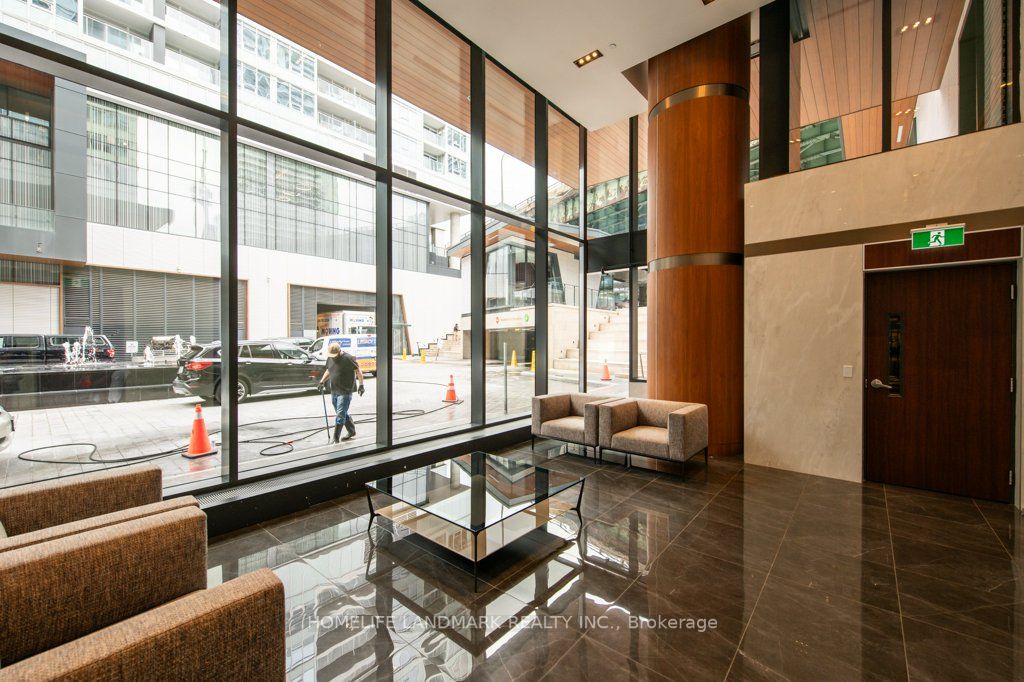 17 Bathurst St, #3911