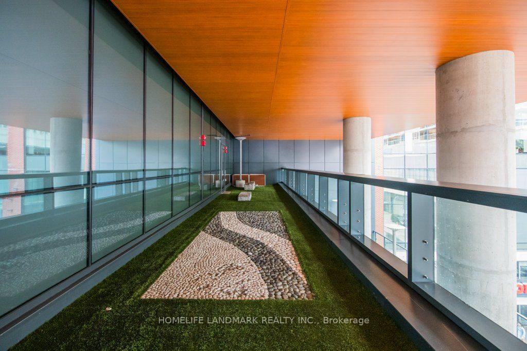 17 Bathurst St, #3911