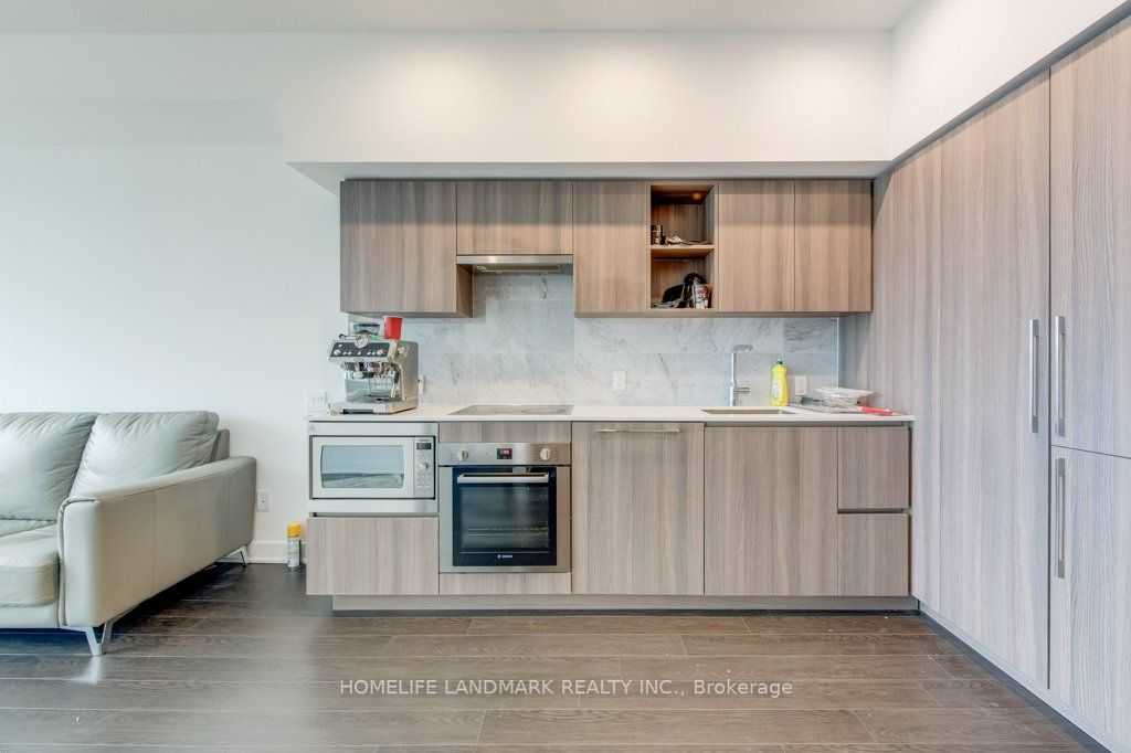 17 Bathurst St, #3911