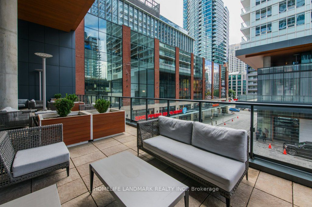 17 Bathurst St, #3911