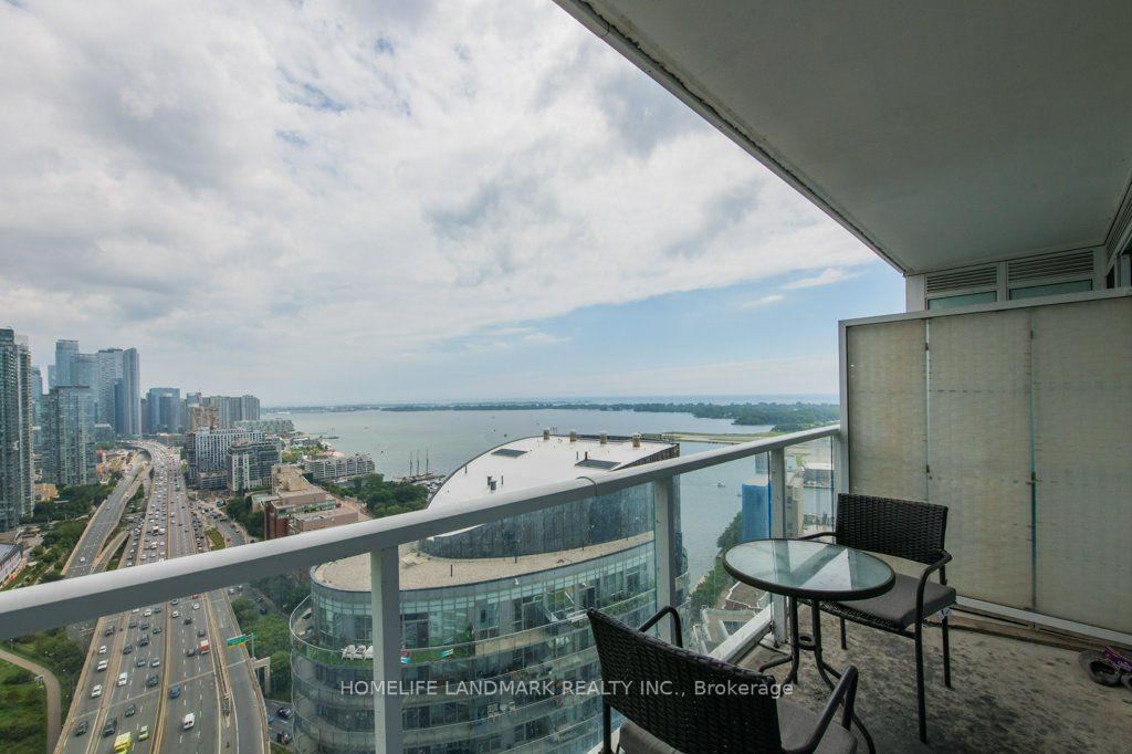 17 Bathurst St, #3911