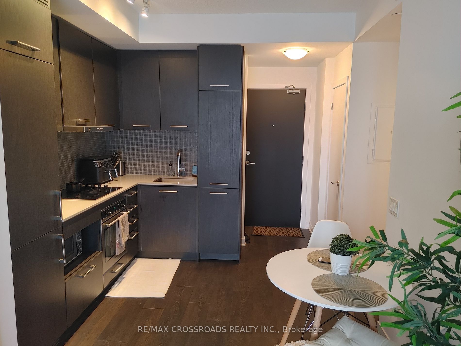 87 Peter St, #3216