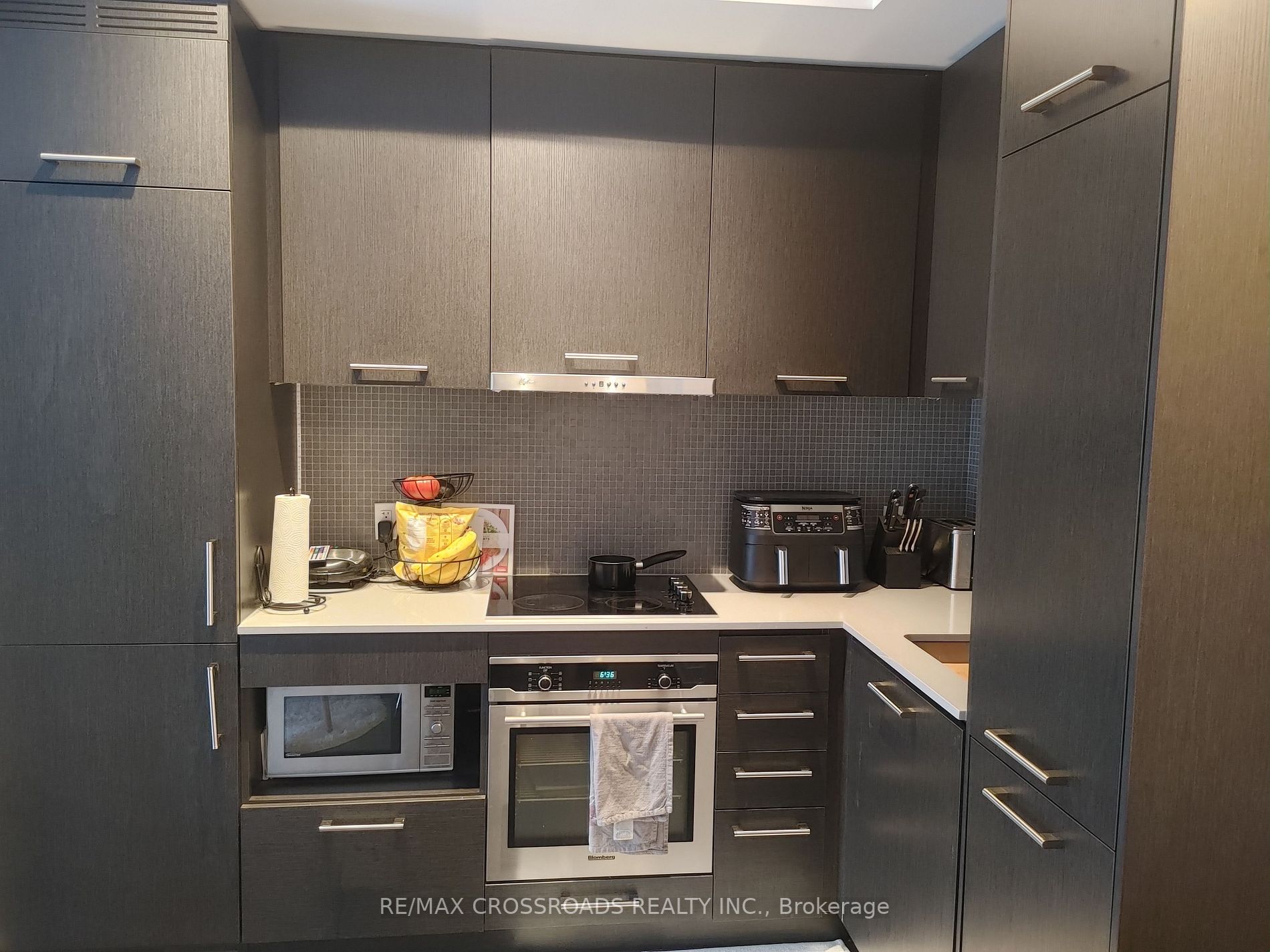 87 Peter St, #3216
