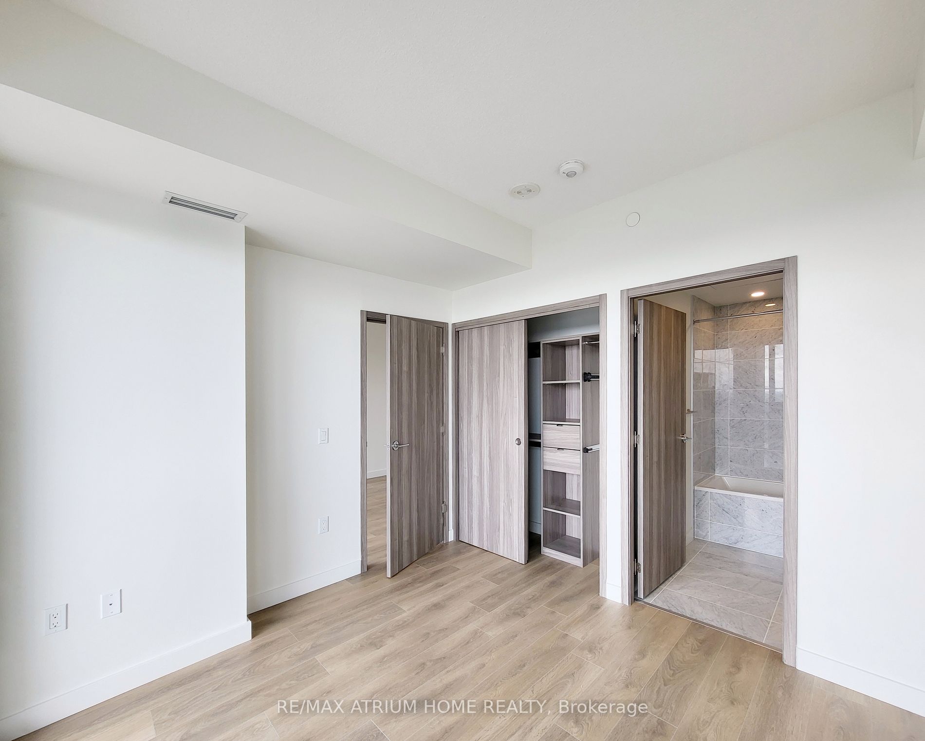 85 Mcmahon Dr, #2803
