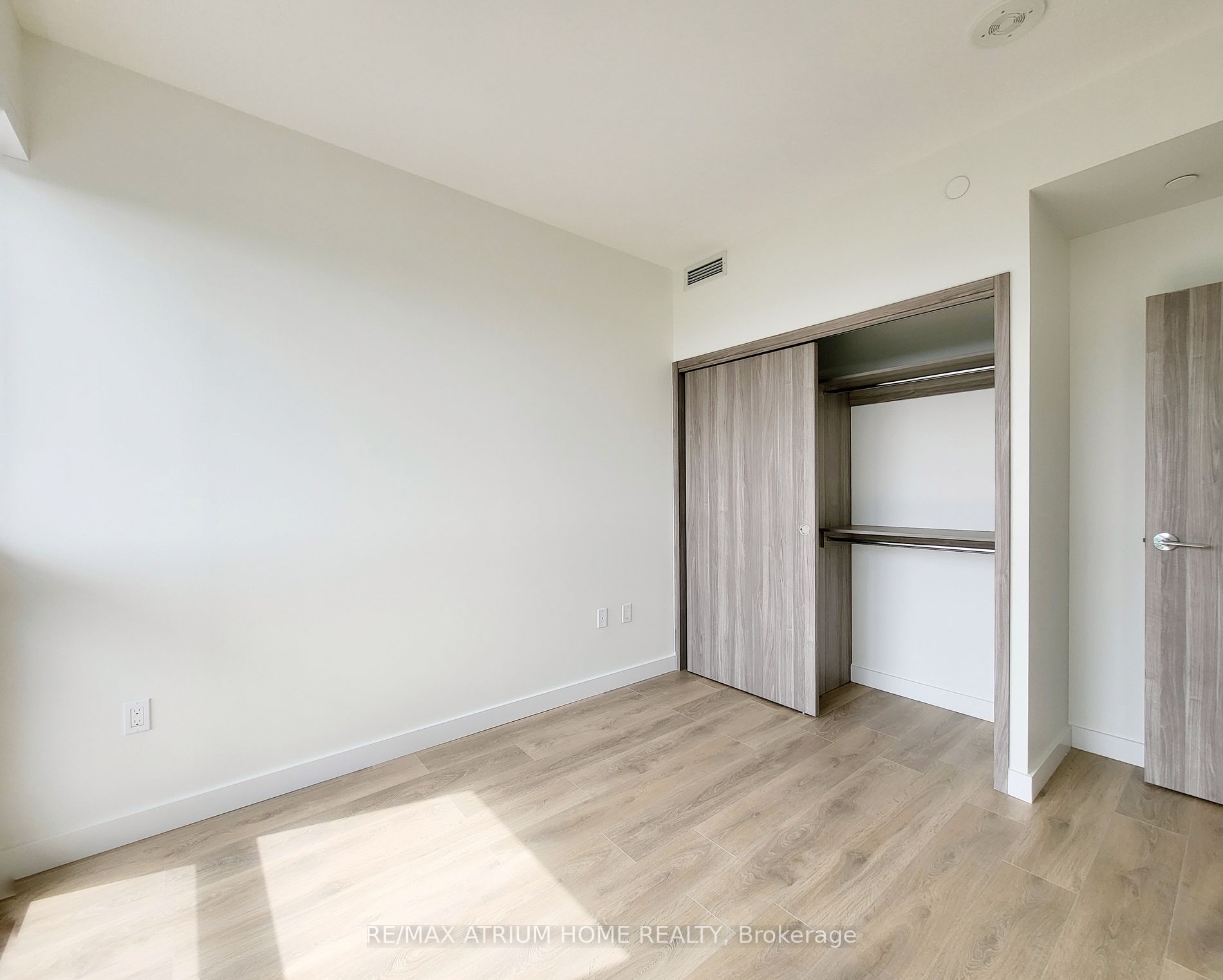 85 Mcmahon Dr, #2803