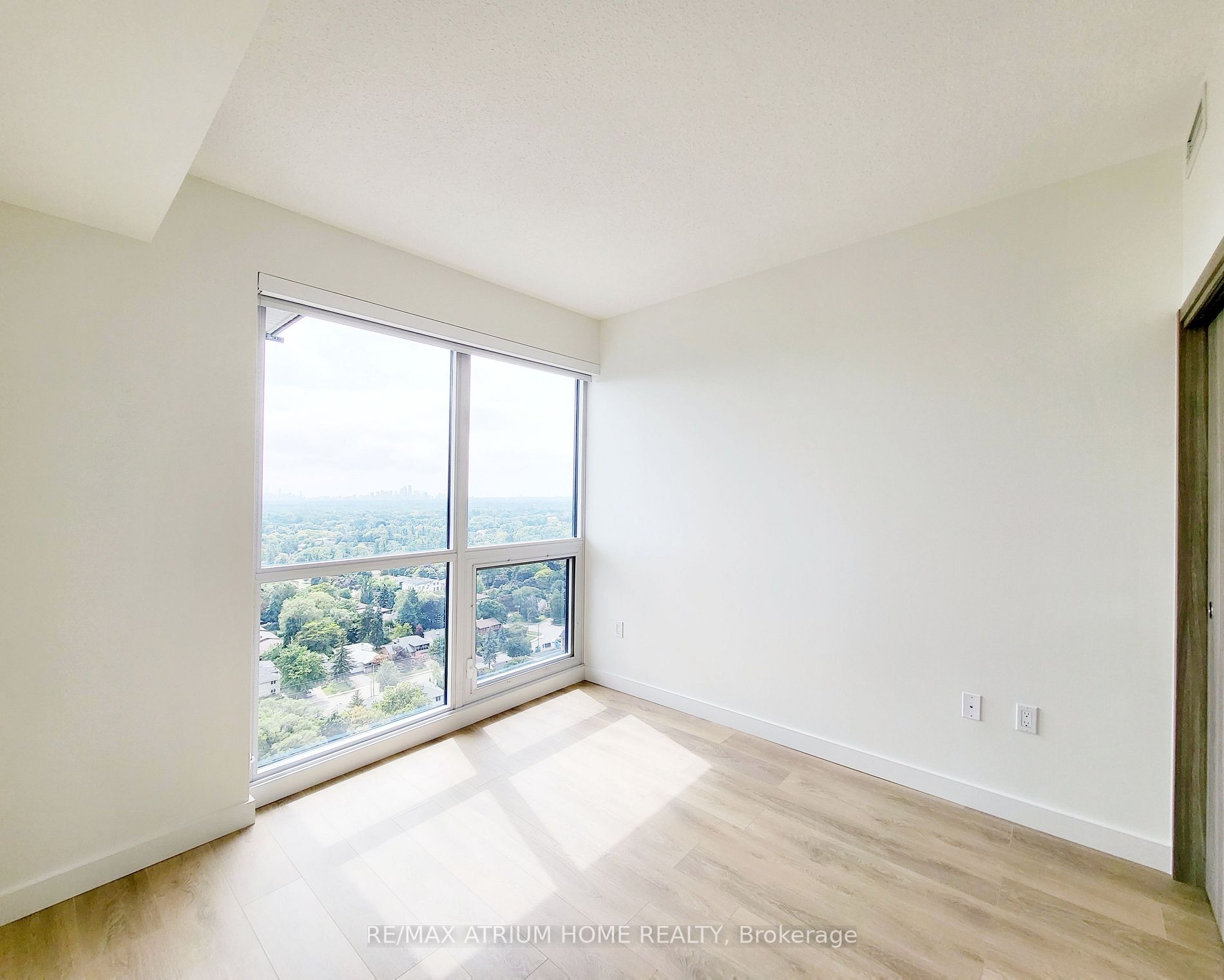 85 Mcmahon Dr, #2803