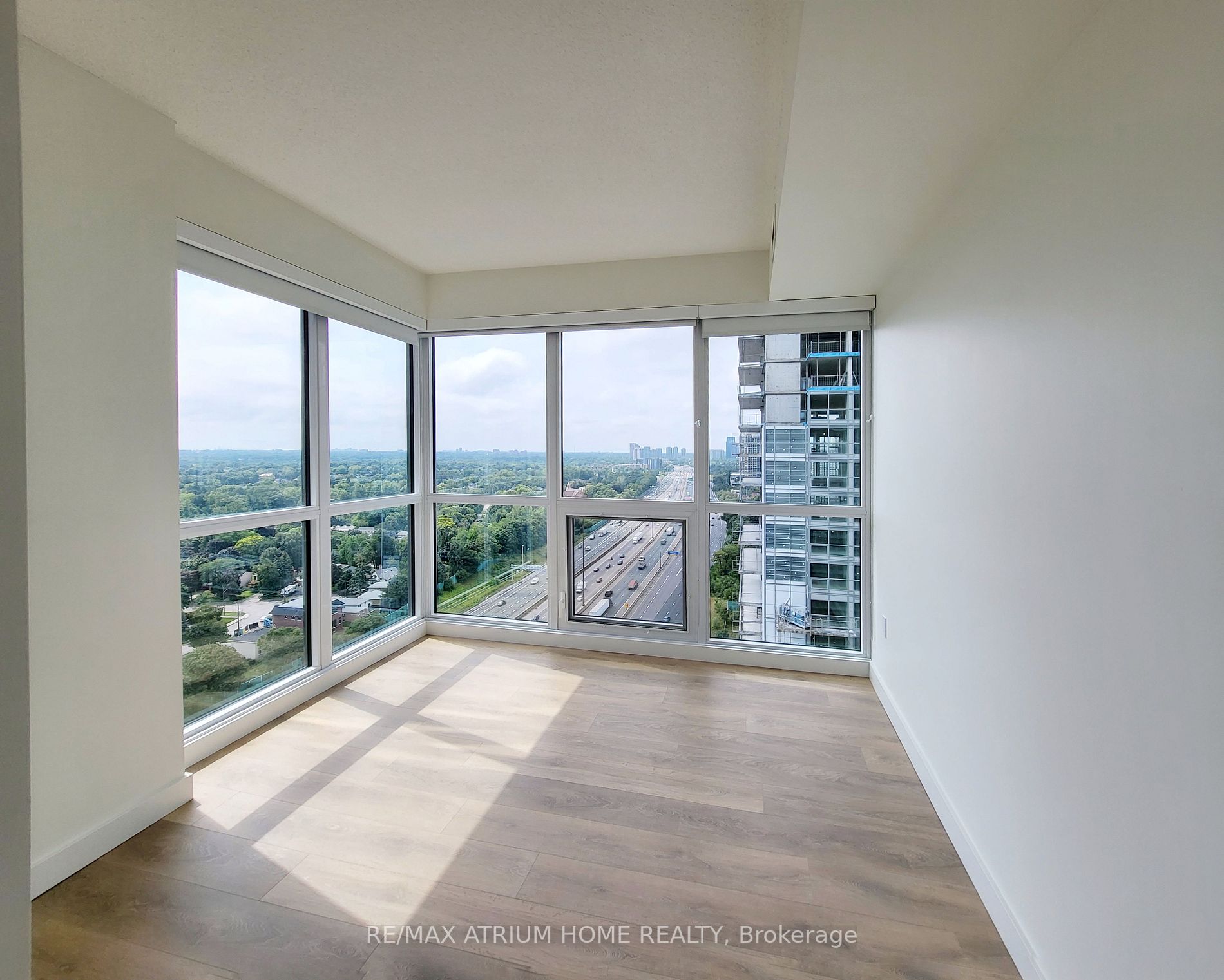 85 Mcmahon Dr, #2803