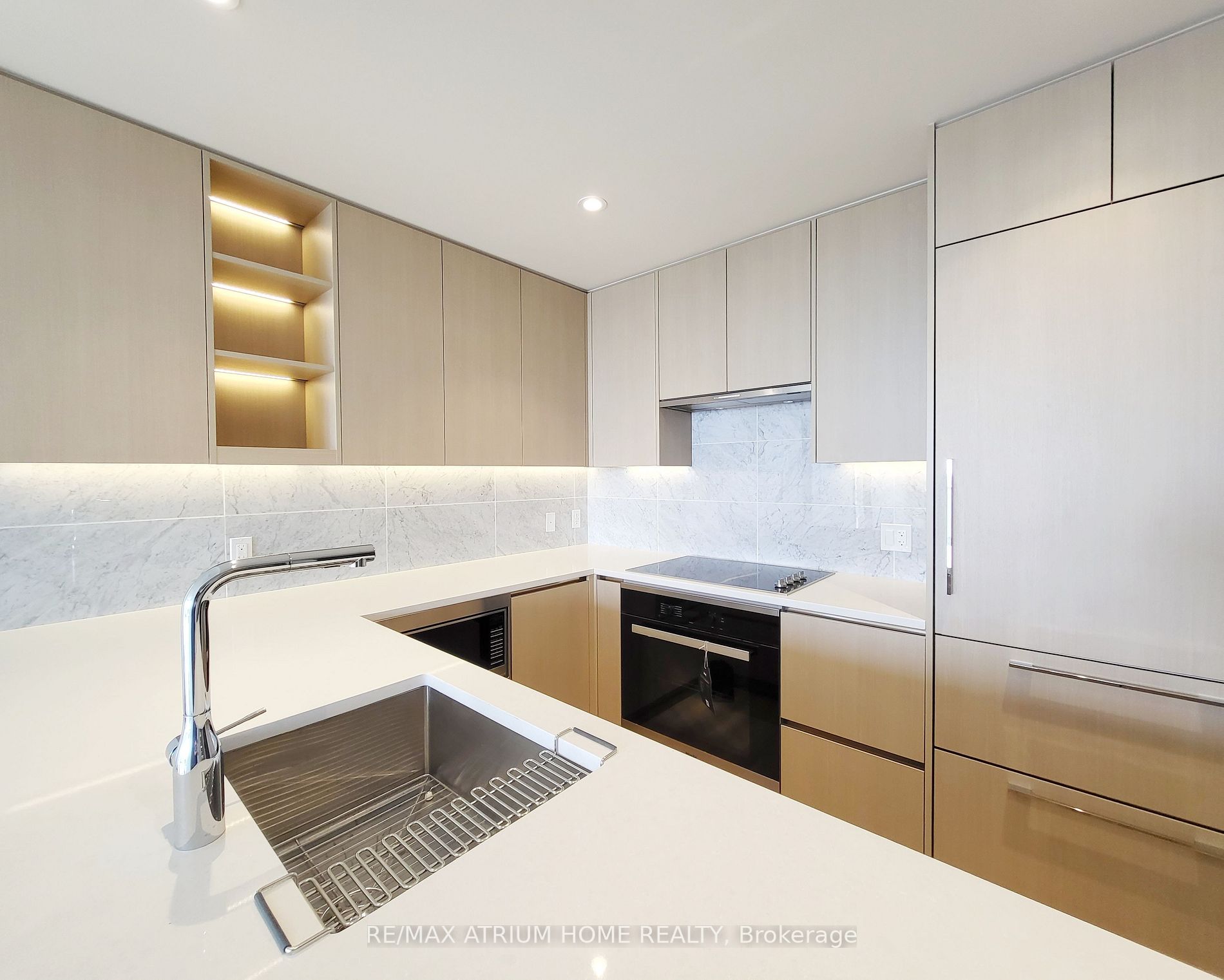 85 Mcmahon Dr, #2803