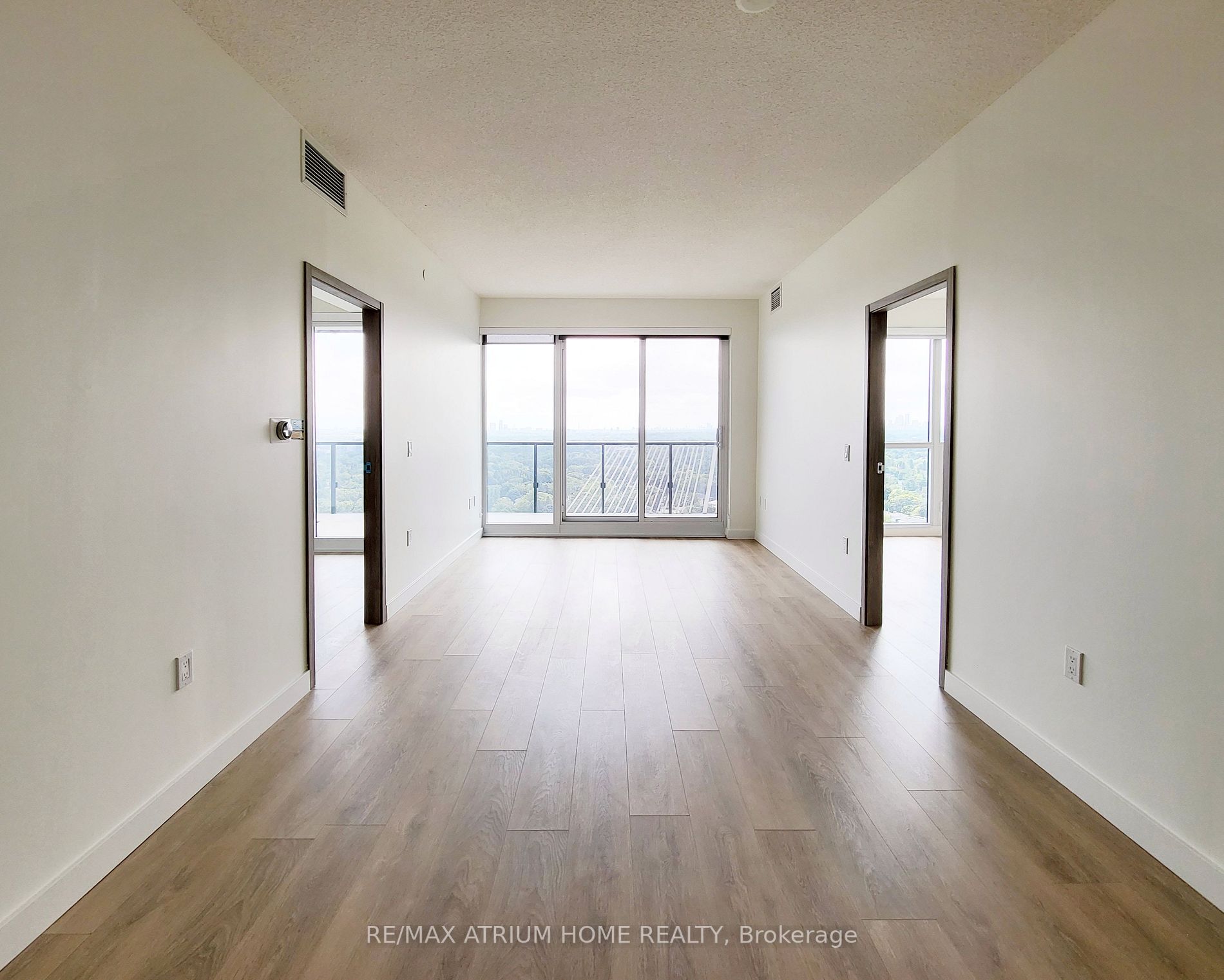 85 Mcmahon Dr, #2803