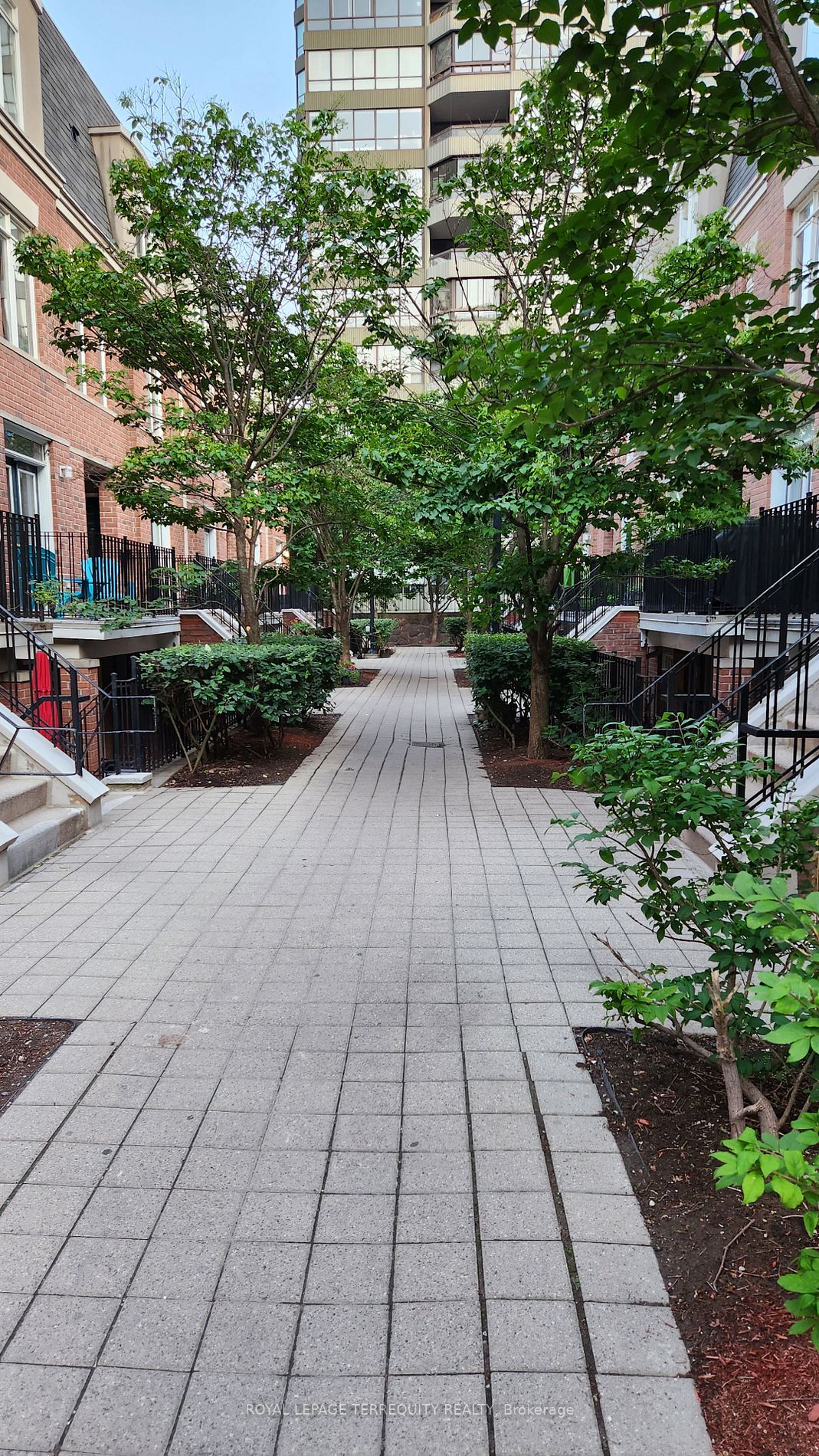 415 Jarvis St, #142