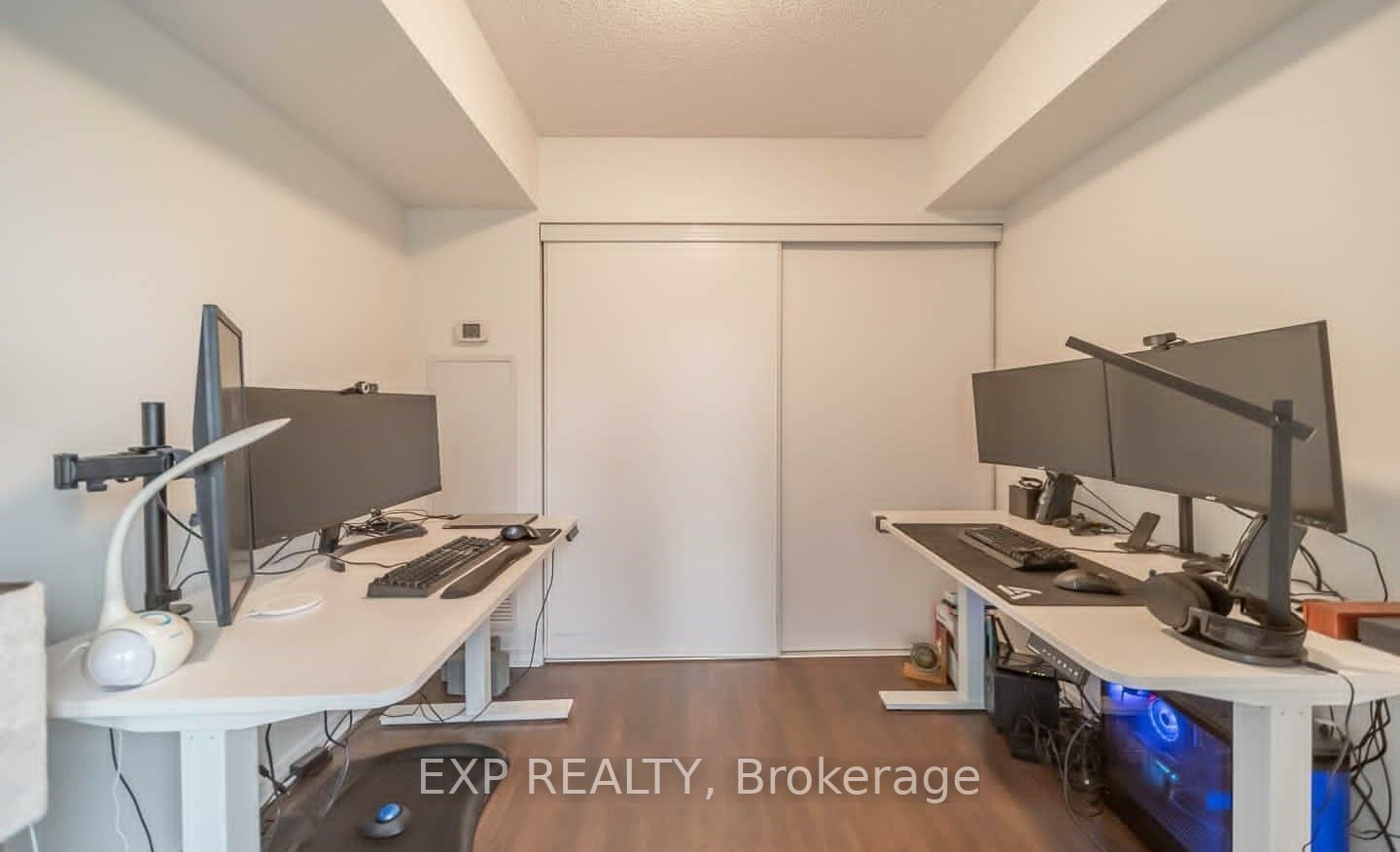 352 Front St W, #417