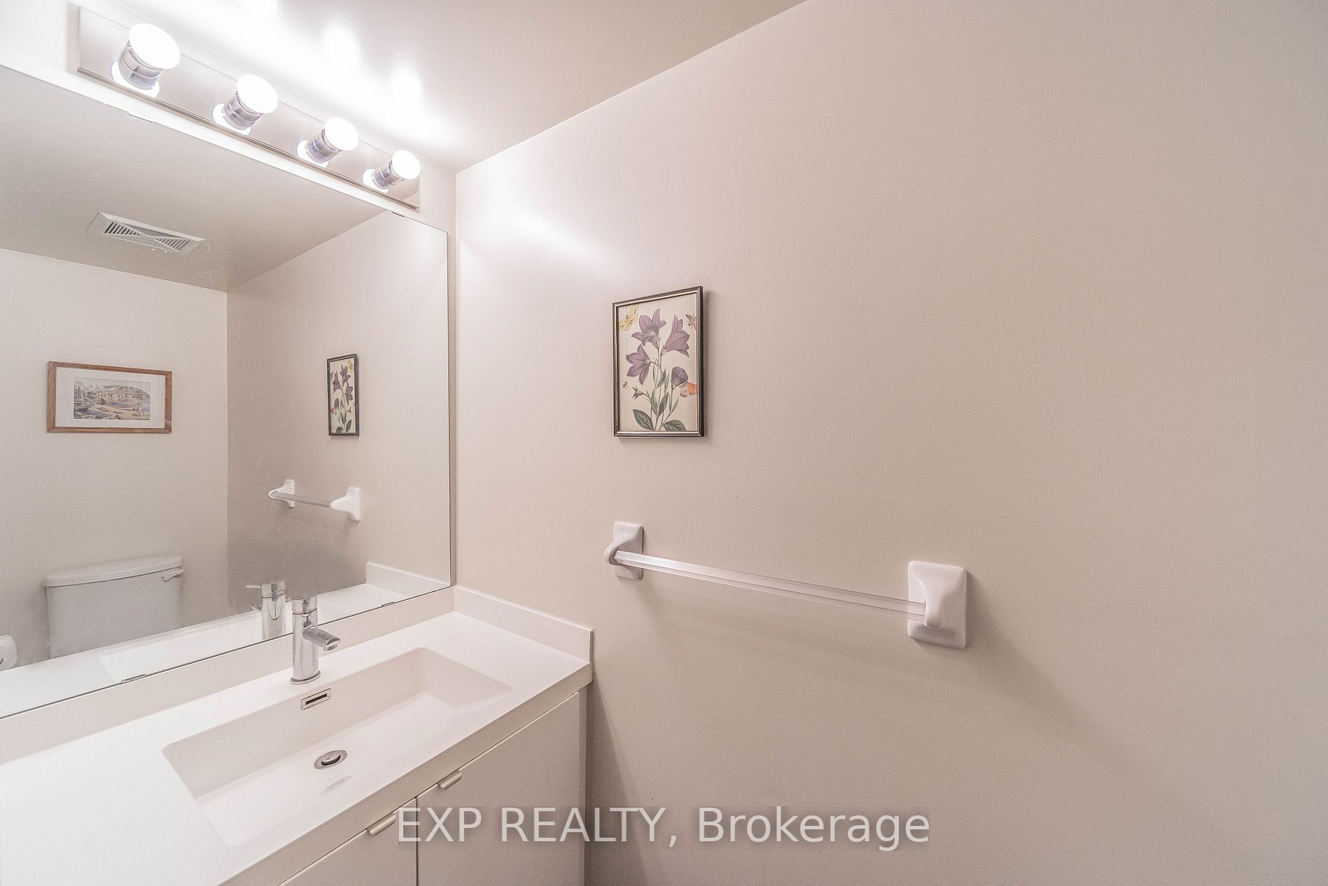 352 Front St W, #417