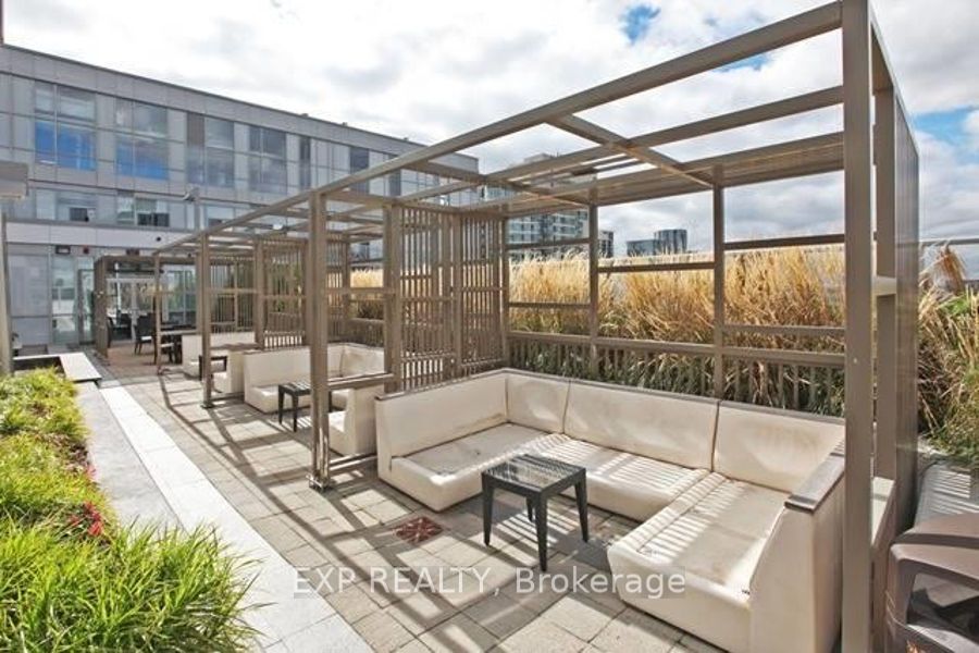 352 Front St W, #417