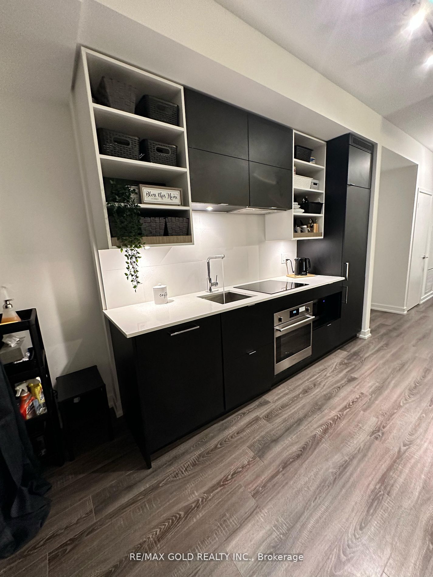 20 Edward St N, #2220