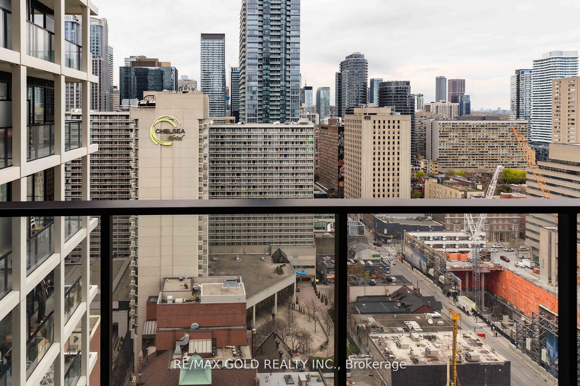 20 Edward St N, #2220