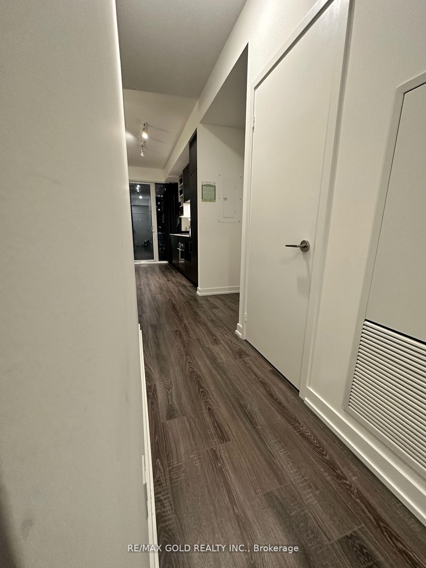 20 Edward St N, #2220