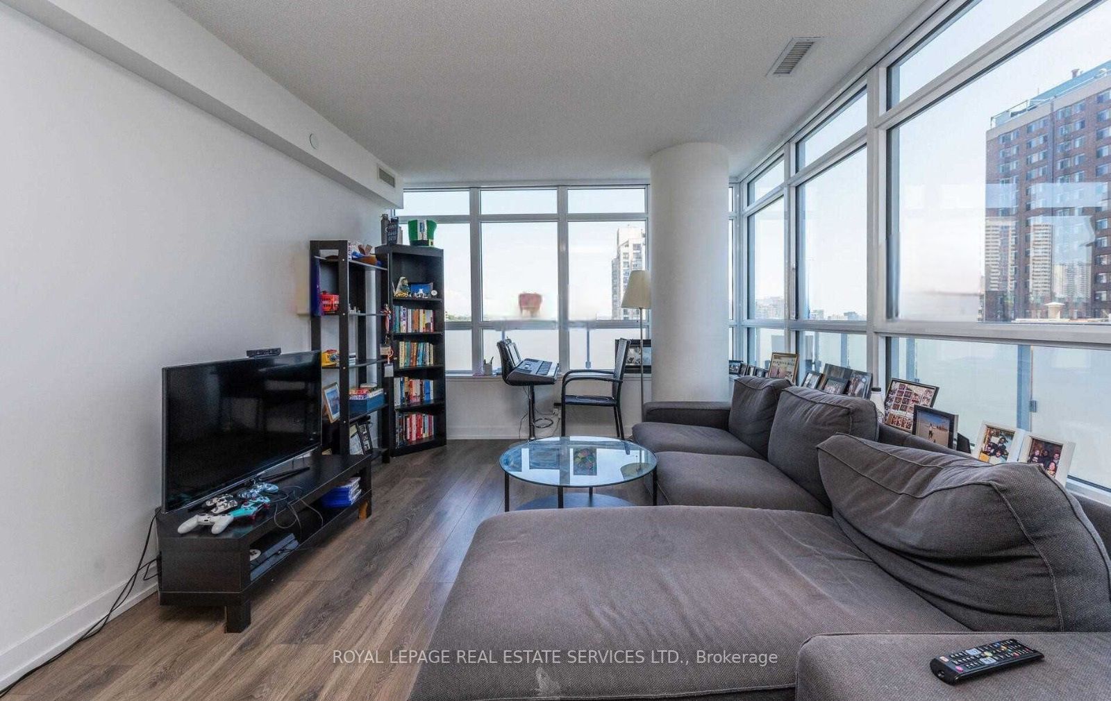 365 Church St, #810